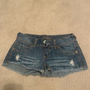 Amethyst Y2K Low Rise Denim Shorts Size 5
